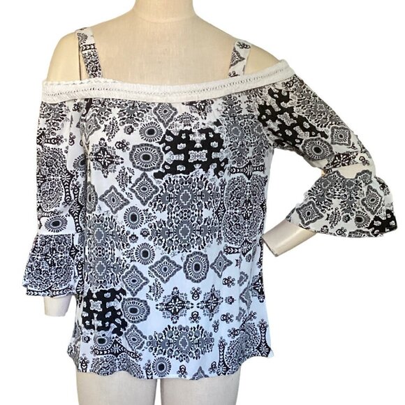 One World  Strappy Off Shoulder Bell Sleeve Sz M Black White Top 95A - Picture 3 of 9